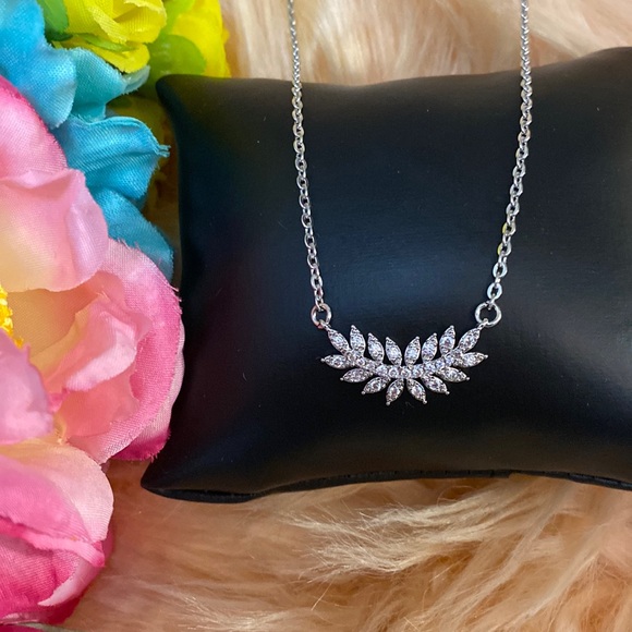 NEW! Micro Pave Leaf Pendant Necklace - Picture 1 of 2